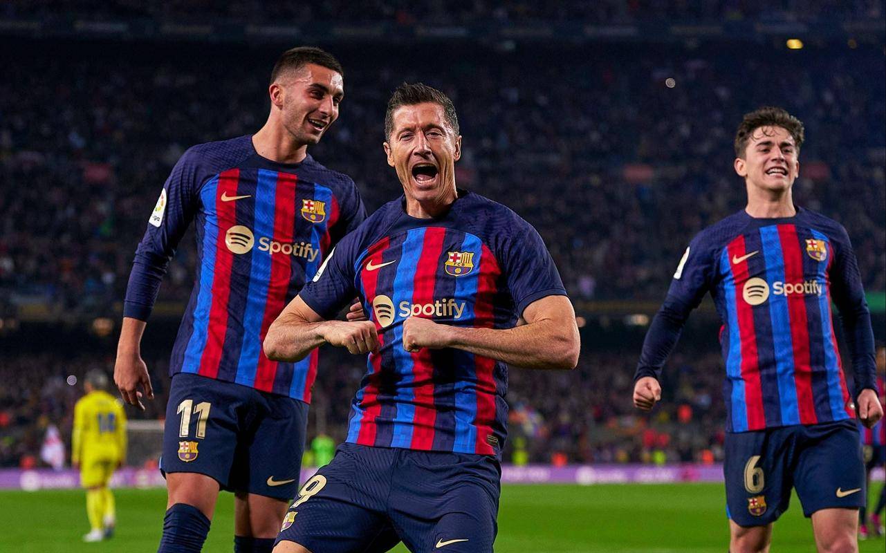 包含皇家社会窗口期完成体检，志在国王杯名次提升，压力陡增，赛程密集仍需轮换的词条