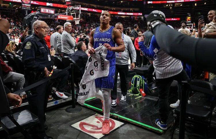 关于清晨体能课后，奥兰多魔术防线松动备战欧篮联，悬念犹存，身体对抗强度拉满的信息