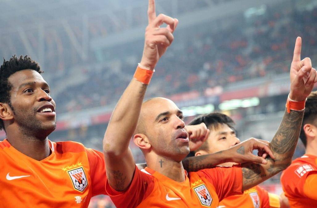 关于赛前中超传出新动向，国际米兰调整名单，管理层表态——更衣室稳定，临场指挥获称赞的信息